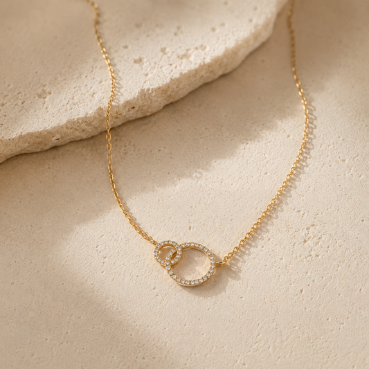 Collier Étreinte Éternelle