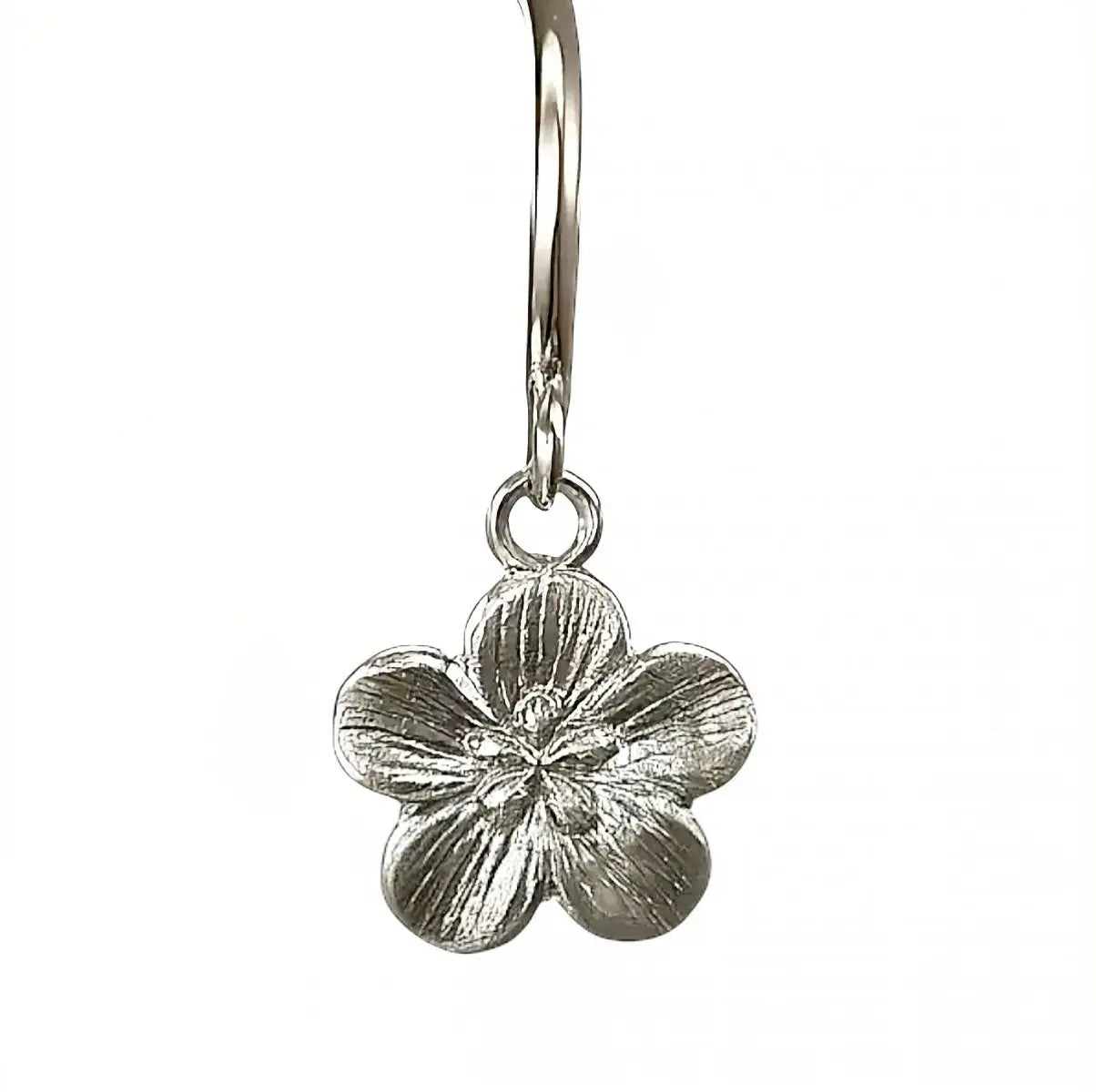 Boucles d'oreilles Lila - Fleur pendante argentée Harmony & Senteur